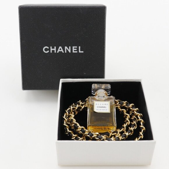 CHANEL Gold Leather Necklace - Picture 9 of 9